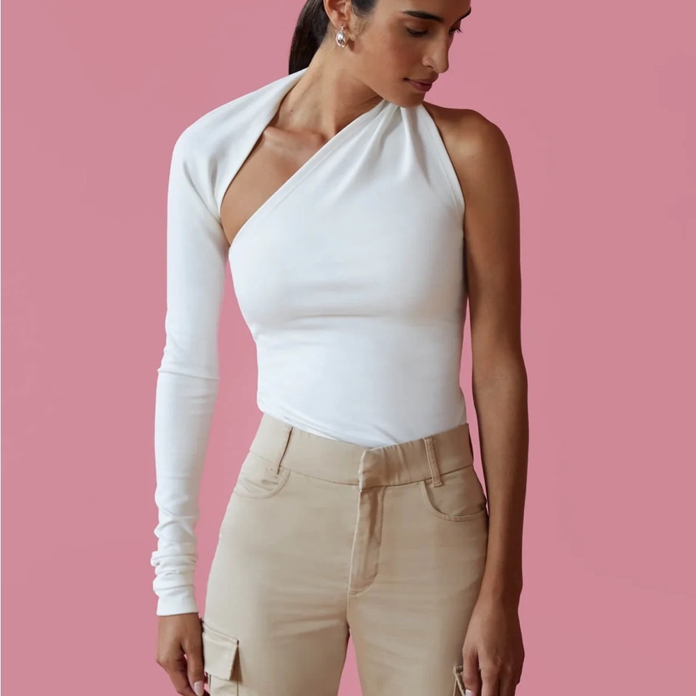 Marcella New York Manhattan Elegant One-Shoulder Off White Top